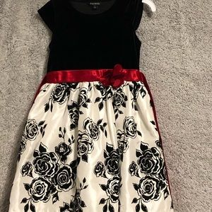 Black red and white dress size 8
